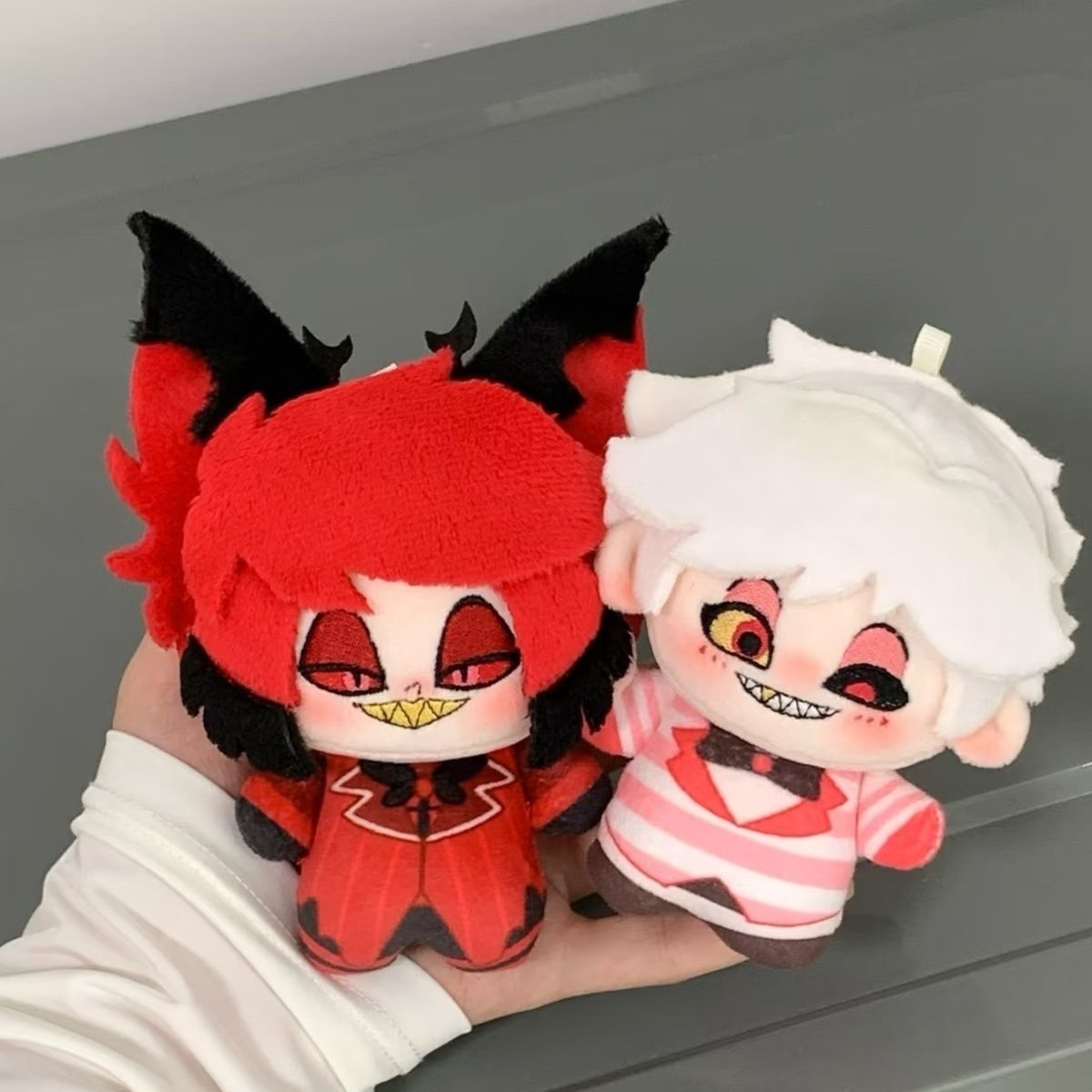 Плюшевая игрушка Аниме «Отель  – обзор и цена Cosplay Plushie Prop